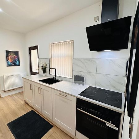 R4 Luxury Studio En-Suite Room In Harborne Lane By Queen Elizabeth Hospital Birmingham Exterior photo