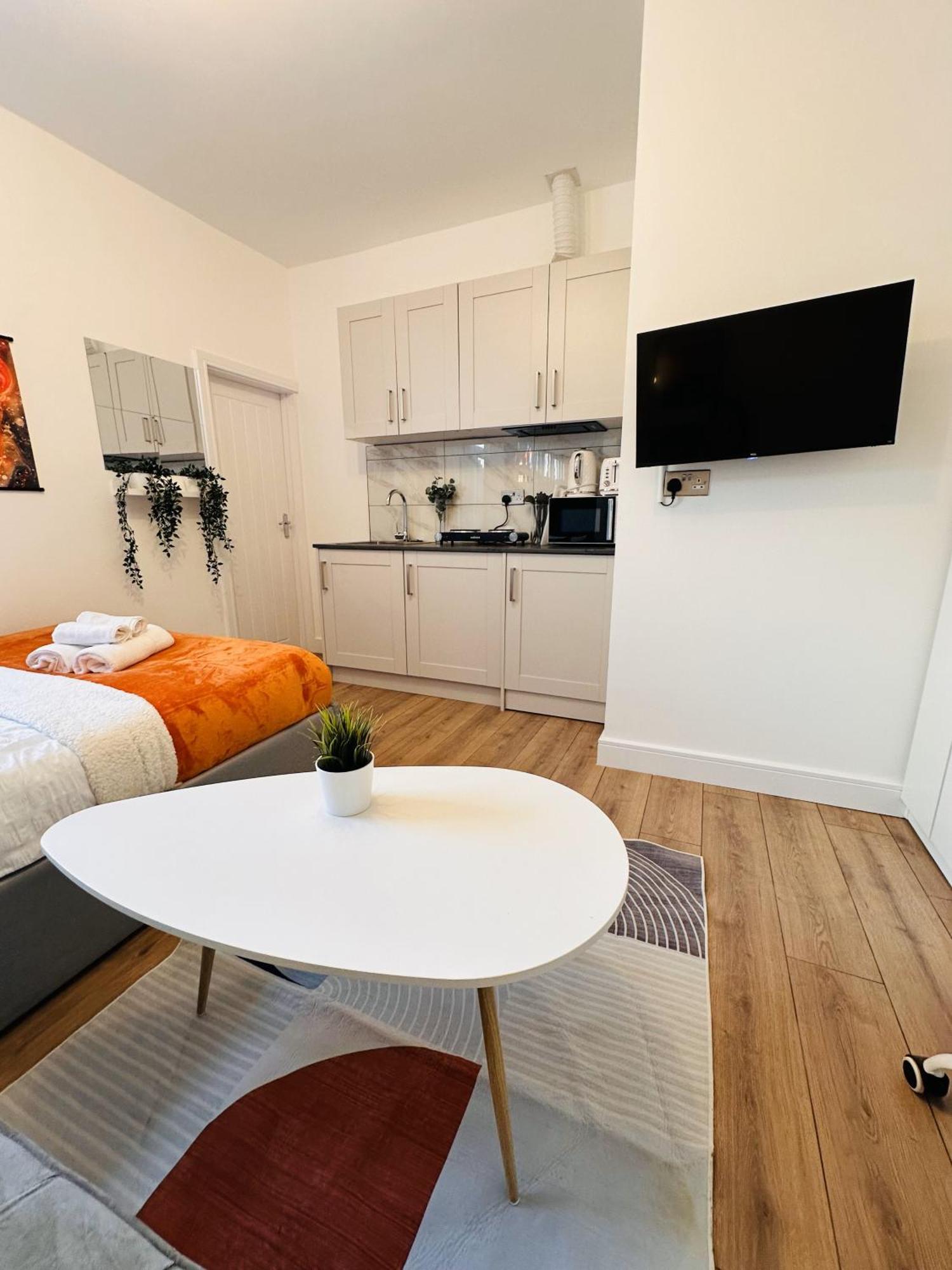 R4 Luxury Studio En-Suite Room In Harborne Lane By Queen Elizabeth Hospital Birmingham Exterior photo