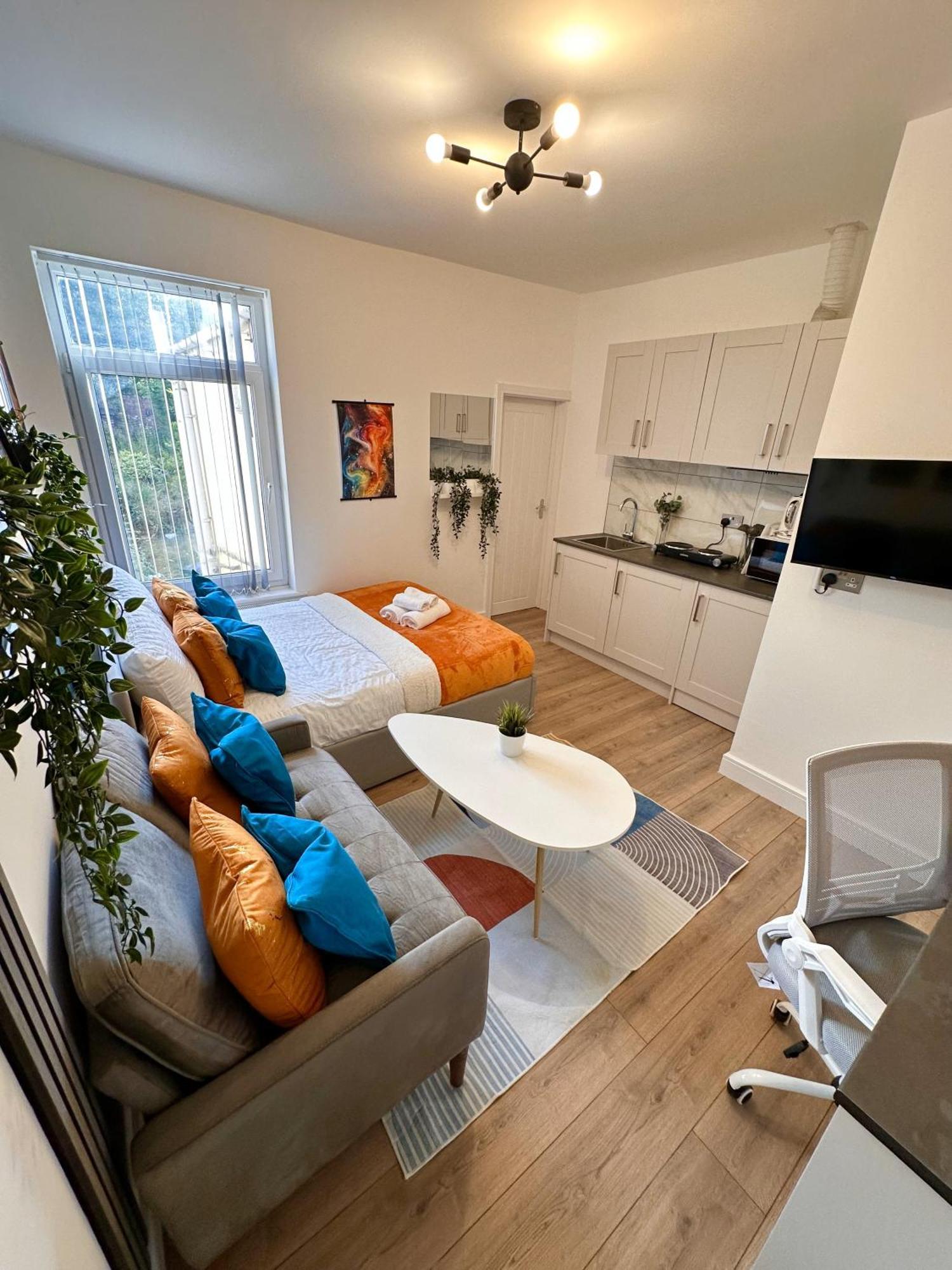 R4 Luxury Studio En-Suite Room In Harborne Lane By Queen Elizabeth Hospital Birmingham Exterior photo
