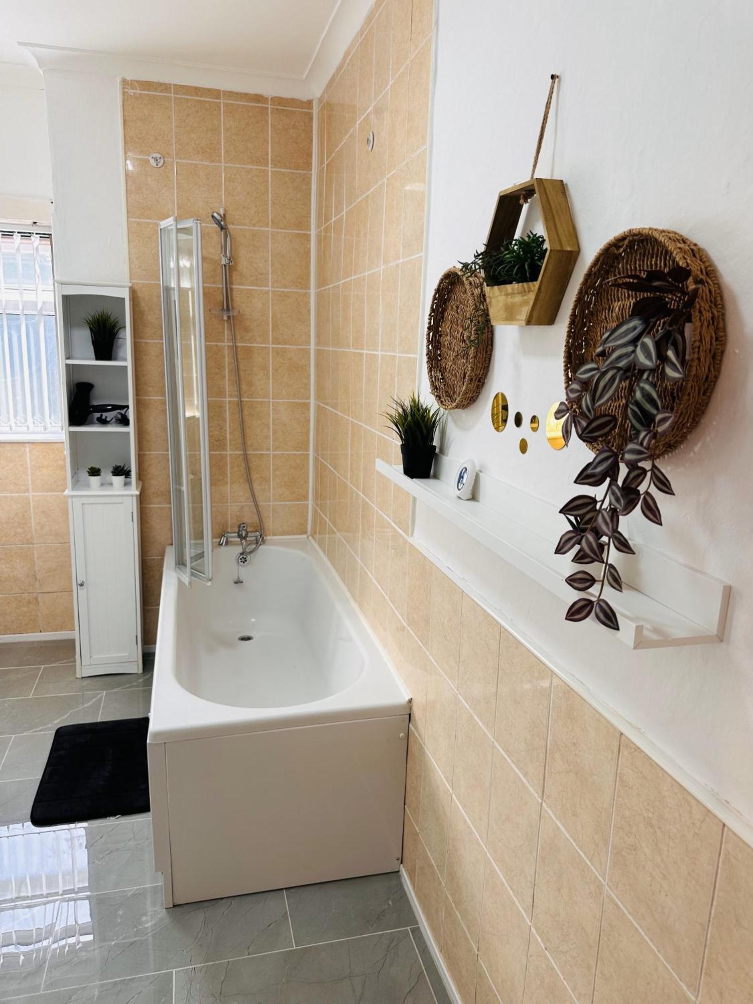 R4 Luxury Studio En-Suite Room In Harborne Lane By Queen Elizabeth Hospital Birmingham Exterior photo