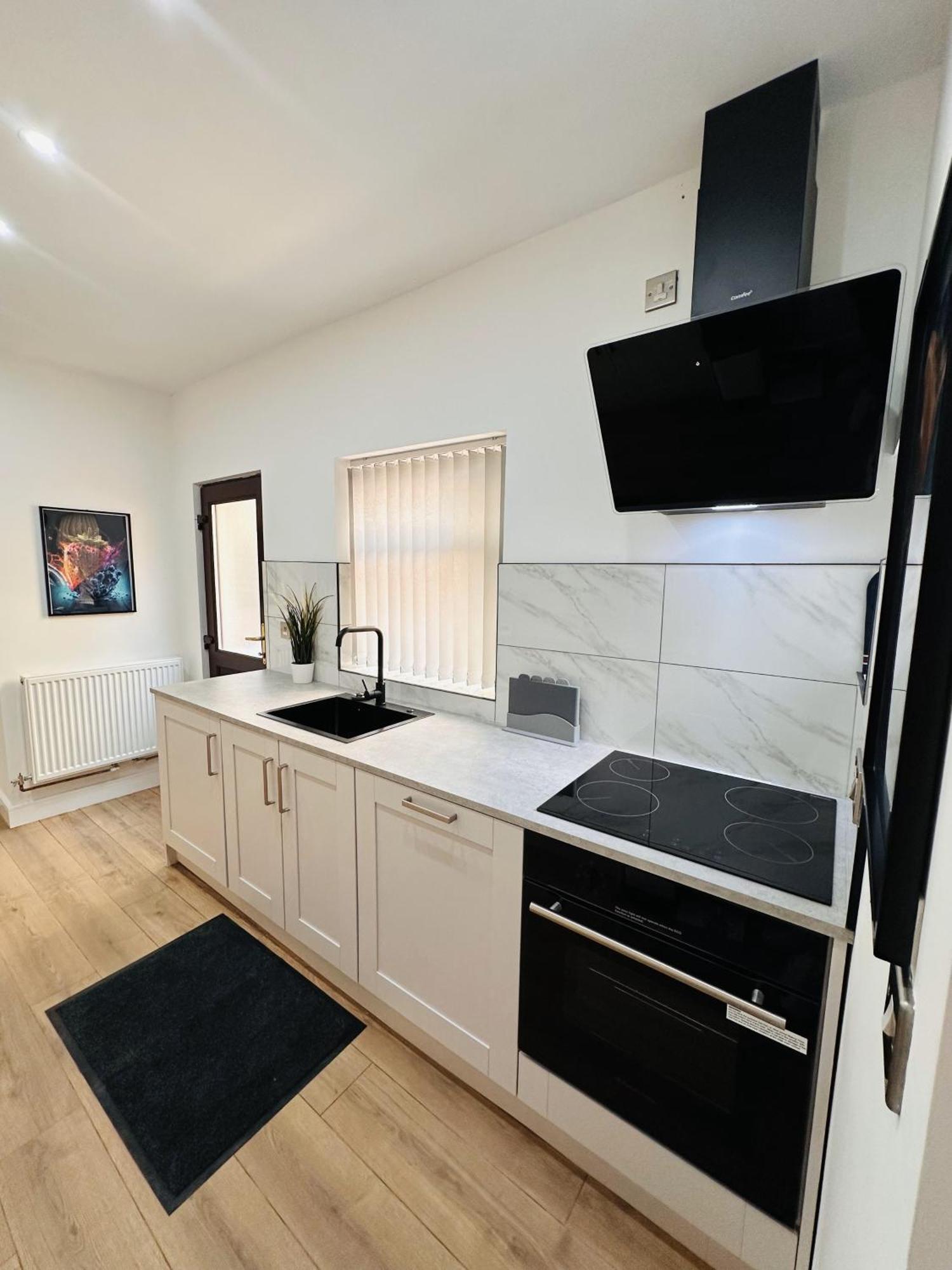 R4 Luxury Studio En-Suite Room In Harborne Lane By Queen Elizabeth Hospital Birmingham Exterior photo