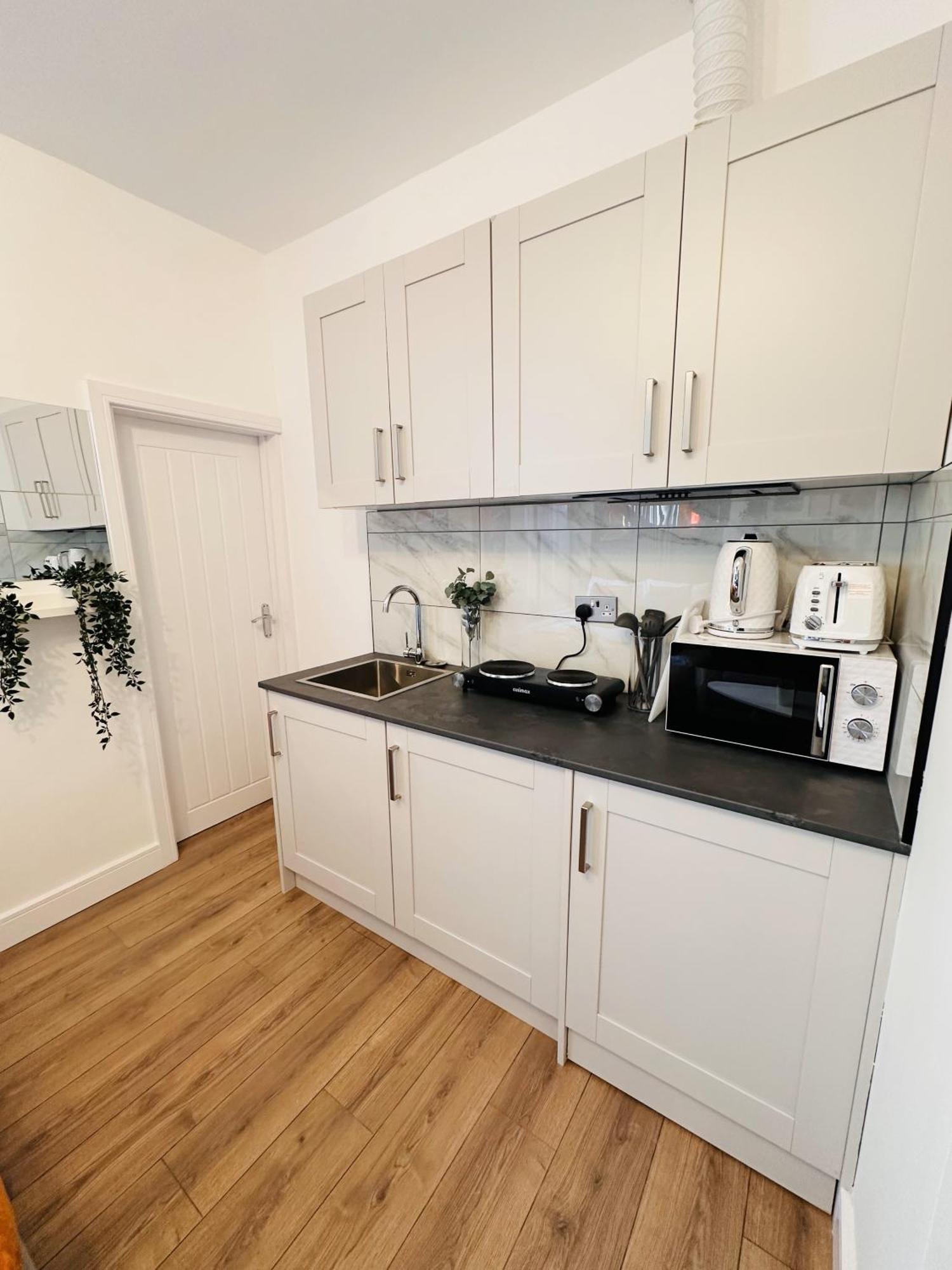 R4 Luxury Studio En-Suite Room In Harborne Lane By Queen Elizabeth Hospital Birmingham Exterior photo
